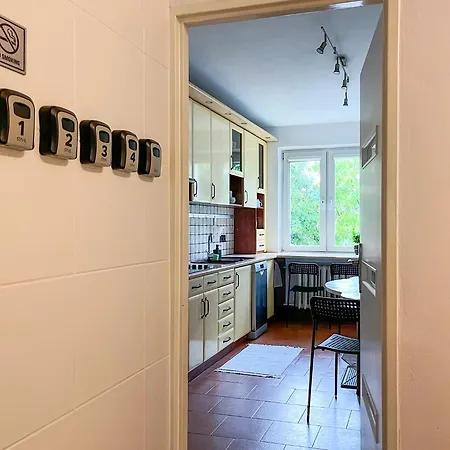 Hostel Flower House Chopin Airport Warsaw