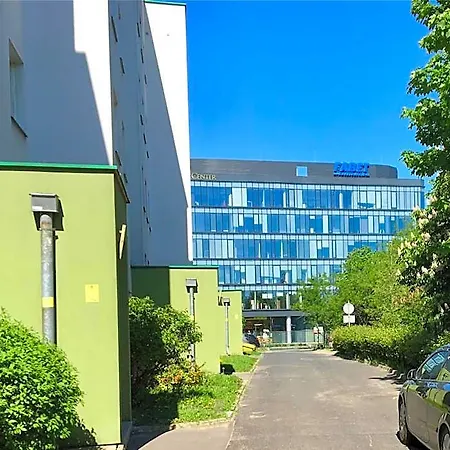 Hostel Flower House Chopin Airport