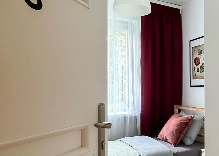 Flower House Chopin Airport * Warszawa