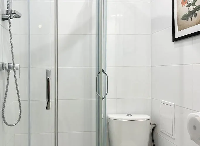 Flower House Chopin Airport Hostel