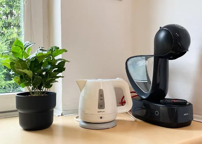 Hostel Flower House Chopin Airport