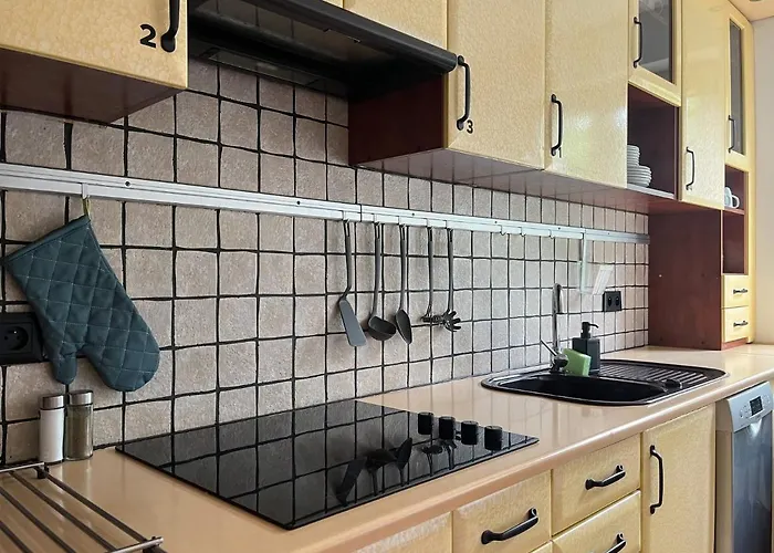 Hostel Flower House Chopin Airport