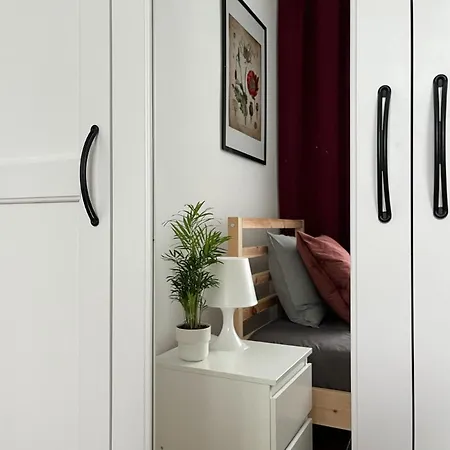 Ostello Flower House Chopin Airport *